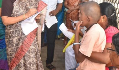 திண்டுக்கல் மாவட்ட ஆட்சியர் அலுவலகத்தில் மக்கள் குறைதீர்க்கும் நாள் கூட்டம் மாவட்ட ஆட்சியர் பூங்கொடி தலைமையில் நடைபெற்றது