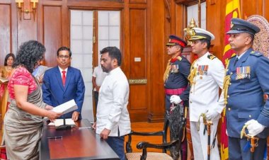 இலங்கையின் பிரதமராக ஹரிணி அமரசூரியா பதவியேற்பு! புதிய அமைச்சரவையும் பொறுப்பேற்பு