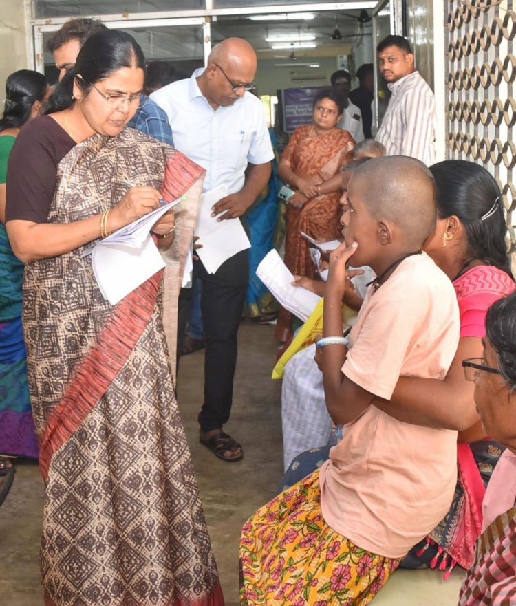 திண்டுக்கல் மாவட்ட ஆட்சியர் அலுவலகத்தில் மக்கள் குறைதீர்க்கும் நாள் கூட்டம் மாவட்ட ஆட்சியர் பூங்கொடி தலைமையில் நடைபெற்றது