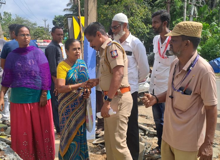 நெடுஞ்சாலை துறையின் ஆக்கிரமிப்பு அகற்றும் பணியின் போது பொதுமக்கள் போராட்டம்