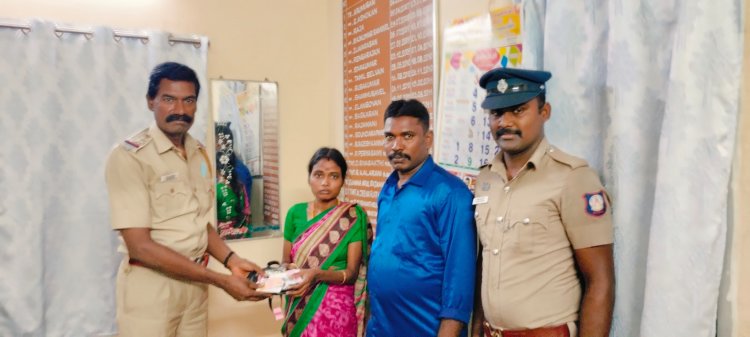 தவற விட்ட பொருட்களை தனிப்படை அமைத்து கண்டுபிடித்து கொடுத்த காவல் ஆய்வாளர்