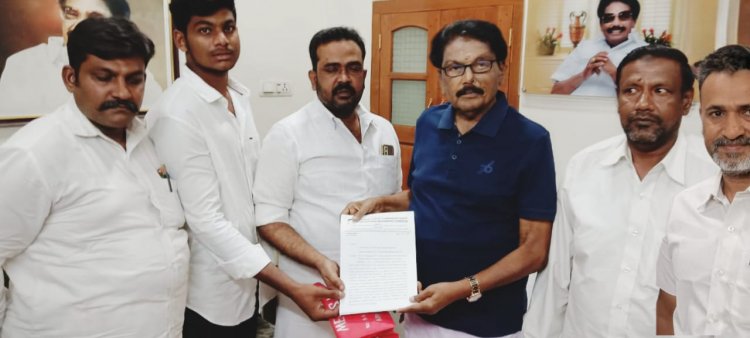 தமிழ்நாடு முஸ்லிம் முன்னேற்றக்கழகம் மற்றும் மனிதநேய மக்கள் கட்சி சார்பாக அமைச்சரிடம் மனு