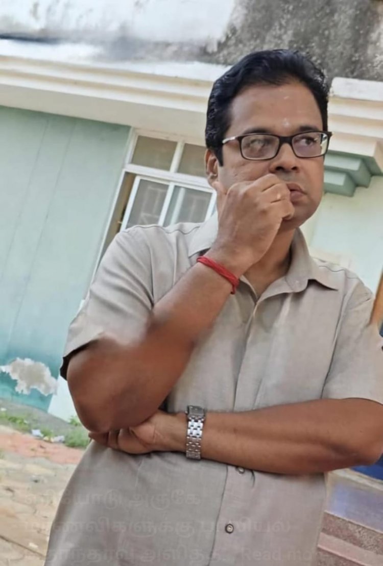 மாணவிகளுக்கு பாலியல் தொந்தரவு அளித்த குற்றசாட்டில் அரசு கல்லூரி விரிவுரையாளர் பணி நீக்கம்