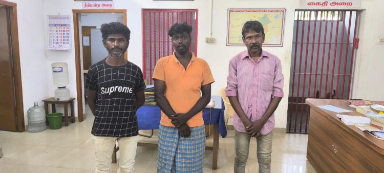 மேட்டுப்பாளையம் பகுதியில் கத்தியை காட்டி மிரட்டி செல்போன் பறித்த மூவரை கைது செய்த காவல்துறை.!