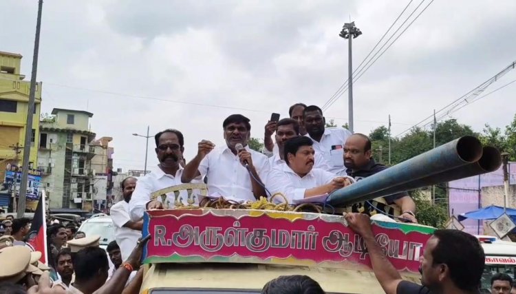 தடையை மீறி கண்டன ஆர்பாட்டம், முன்னாள் அமைச்சர் கே. சி. வீரமணி உட்பட 1000திற்கும் மேற்பட்டோர் கைது.!