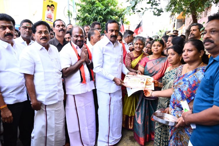 ஈரோடு கிழக்கு தொகுதியில் வாக்கு சேகரித்த அமைச்சர் சு.முத்துச்சாமி.!