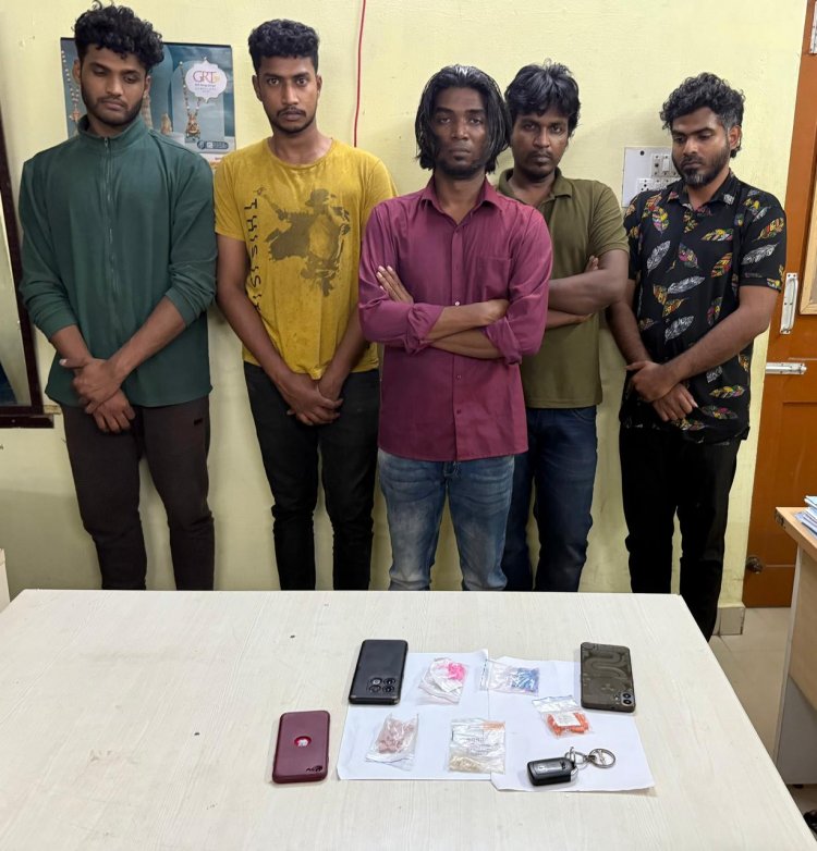 வேளச்சேரியில் போதைப் பொருள் விற்பனையில் ஈடுபட்ட 5 பேர் கைது,!