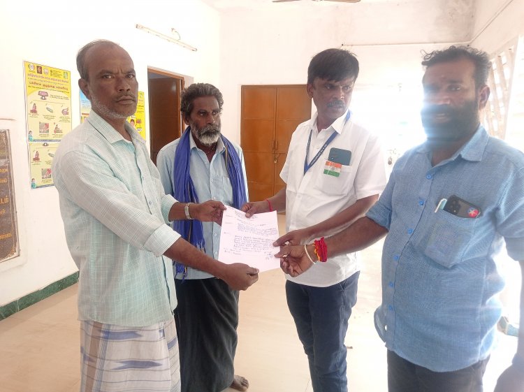 வட்டார வளர்ச்சி அலுவலர் மீது நடவடிக்கை எடுக்க கோரி மனு கொடுத்ததால் பரபரப்பு.