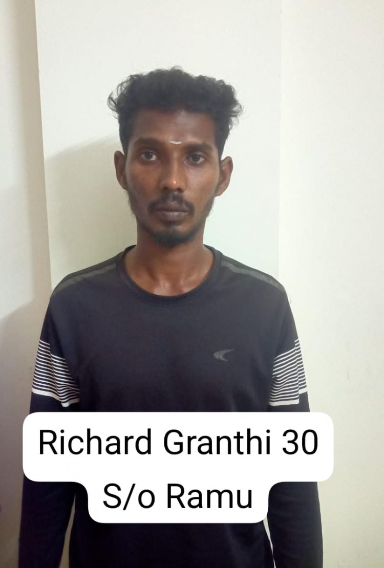 நீலாங்கரையில் கஞ்சா கடத்திய நபர் கைது. 1.2 கிலோ கஞ்சா, இருசக்கர வாகனம் பறிமுதல். 