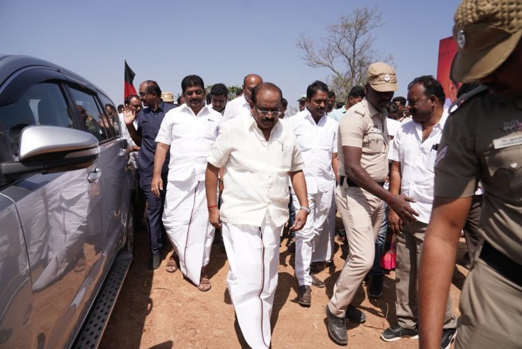 கிருஷ்ணகிரி மாவட்டத்தில் பல்வேறு திட்டப்பணிகளுக்கு அடிக்கல் நாட்டிய உணப் பொருள் வழங்கல் துறை அமைச்சர்.!