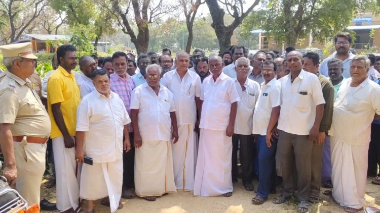 பேருந்து நிறுத்தம் கோரி அனைத்து வணிகர் சங்கத்தினர் மாவட்ட ஆட்சியரிடம் மனு.!