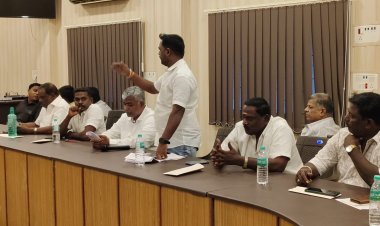 வாலாஜாபேட்டை நகர மன்ற கூட்டத்தில் 3-வது வார்டு நகர மன்ற உறுப்பினர் பூக்கடை மோகன் தனது வார்டில் பட்டா வழங்க கோரிக்கை.!