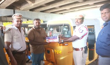 வேளச்சேரியில் ஆட்டோக்களுக்கு போக்குவரத்து காவல்துறை சார்பில் கியூ ஆர் கோடு ஸ்டிக்கர் ஒட்டப்பட்டது.!