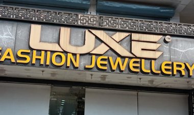 வேளச்சேரியில் அனுமதியின்றி 10 க்கும் மேற்பட்ட மசாஜ் சென்டர்கள் கல்லா கட்டும் போலீசார். !