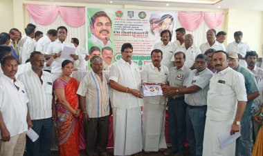 கடந்த 4 ஆண்டுகளில் 40% மதுபாட்டில்கள் பில் இல்லாமல் கோபாலபுரம் குடும்பத்தினரால் 1 லட்சம் கோடி ரூபாய் பணம் கொள்ளையிடப்பட்டுள்ளது என முன்னால் எம்.எல்.ஏ.பன்னீர் செல்வம் குற்றச்சாட்டு. !