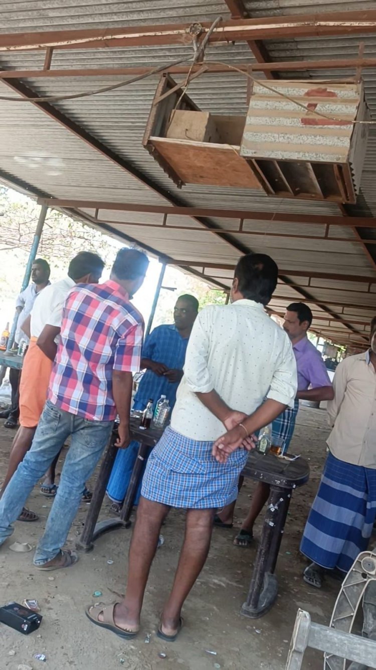 பாரில் இளைஞரின் சடலம். ! அதிர்ச்சியில் குடிமகன்கள்.!