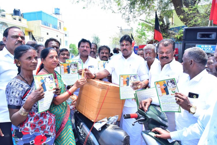 தளி தொகுதியில் ஐஸ் விற்று அதிமுக சாதனைகளை விளக்கி பேசிய முன்னால் அமைச்சர்.!