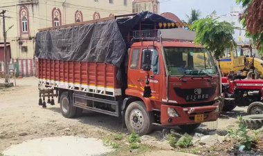 ஆந்திராவிலிருந்து சென்னைக்கு கஞ்சா கடத்திய கும்பல் கைது.! 300 கிலோ கஞ்சா  மற்றும் ஈச்சர் லாரி பறிமுதல் செய்த போலீசார்.!