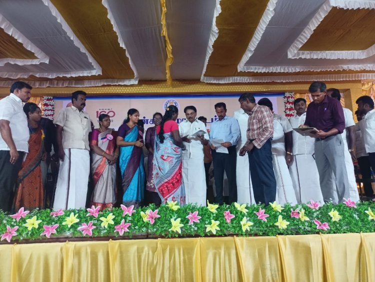 ஆலங்குளம் யூனியனில் கலைஞர் கனவு இல்லம் திட்டத்தில் வீடுகள் கட்டிட பணி ஆணையினை அமைச்சர் கே கே எஸ் எஸ் ஆர் வழங்கினார்.!