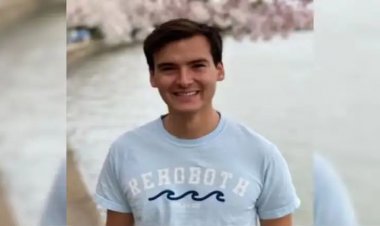 அமெரிக்க பாராளுமன்ற அலுவலகத்தில் பெண்ணுடன் செக்ஸ். ! நான் என் வேலையைத் தான் செய்தேன் ஊழியர் பரபரப்பு பபேட்டி.!