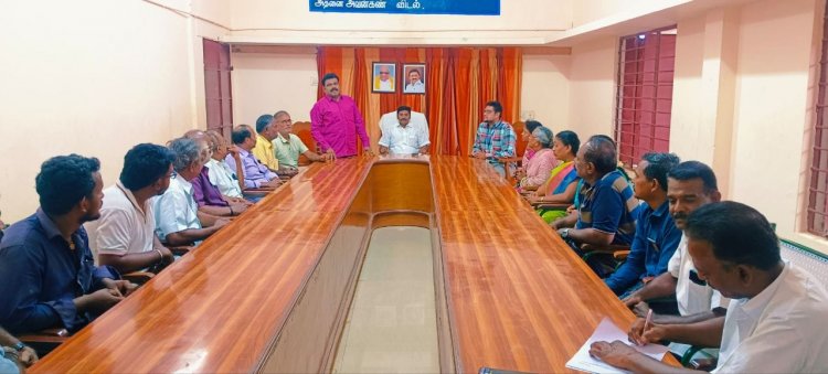 அனைத்து கடைகளிலும் தமிழில் பெயர் பலகை வைக்க ஆலோசனை கூட்டத்தில் முடிவு..!