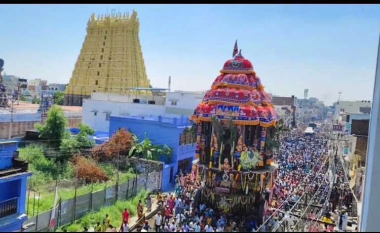 சங்கரன்கோவிலில் சித்திரை திருவிழா தேரோட்டம்.!