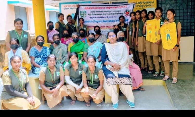 துப்புரவுப் பணியாளர்களுக்கு அதியமான் வேளாண் கல்லூரி இறுதியாண்டு மாணவிகள் சார்பில் சுற்றுச்சூழல் பாதுகாப்பு குறித்து விழிப்புணர்வு.!