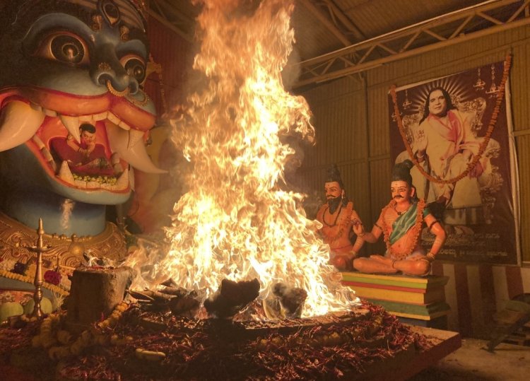 பிரத்தியங்கிரா தேவி கோவிலில் மிளகாய் வத்தல் யாகம்.!