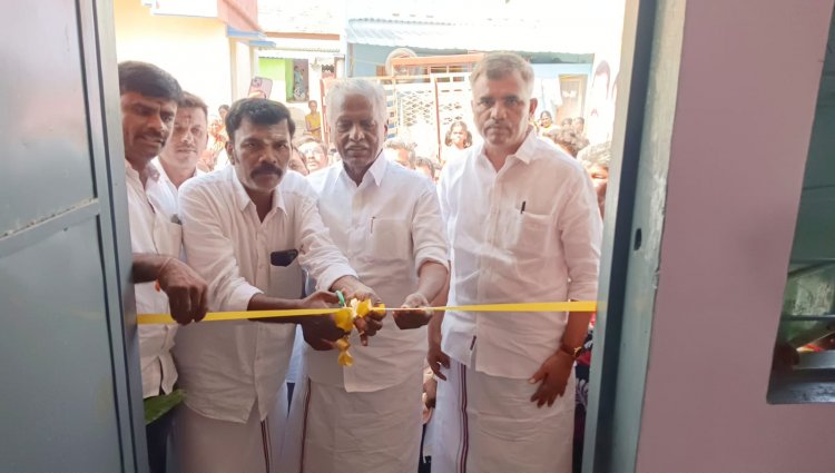 பல்நோக்கு கட்டிடத்தை திறந்து வைத்து உணவு பொருட்களை வழங்கிய அதிமுக துணை பொதுச்செயலாளர்..!
