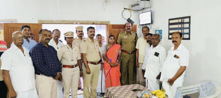 குடியிருப்பில் அனைத்து சமுதாய மக்கள் சார்பில் சிசிடிவி கேமரா .!