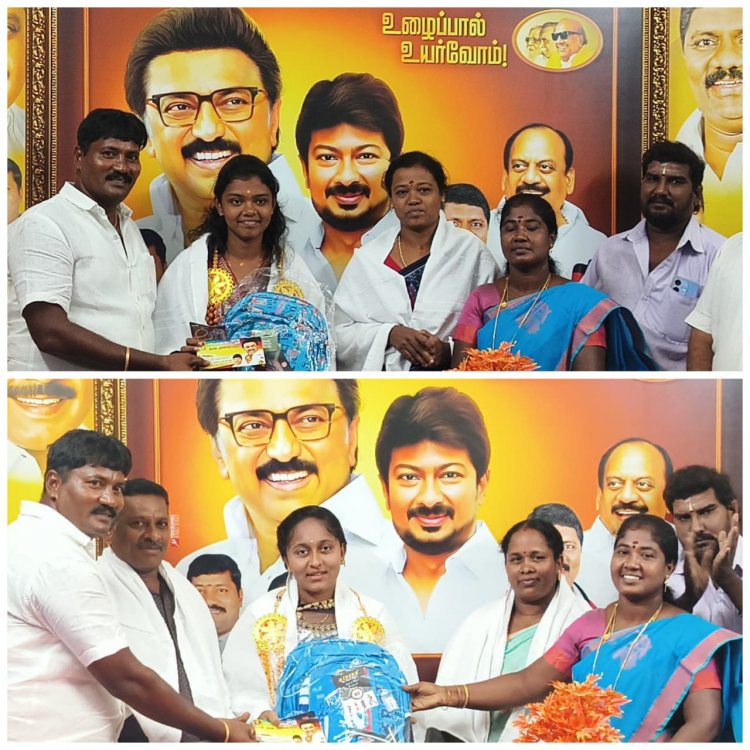 12 ஆம் வகுப்பு பொதுத்தேர்வில் 500 மதிப்பெண்களுக்கு மேல் எடுத்த சுமார் 12 மாணவர்களை பாராட்டி கல்வி உதவித் தொகை.!
