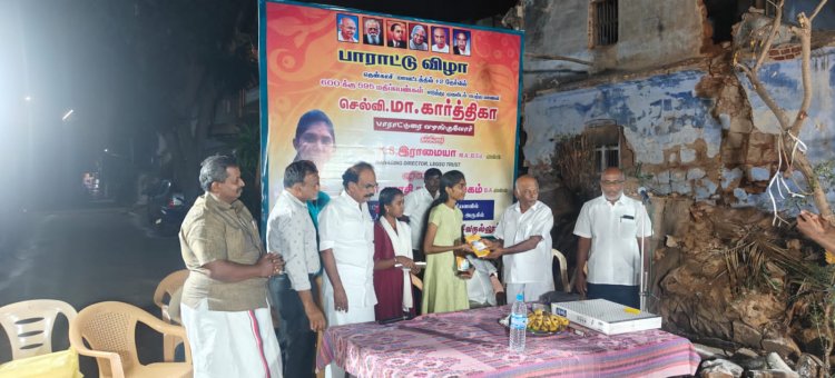 பிளஸ் டூ மற்றும் 10ம் வகுப்பு தேர்வில் முதல் மதிப்பெண் பெற்ற மாணவிகளுக்கு பாராட்டு விழா.!