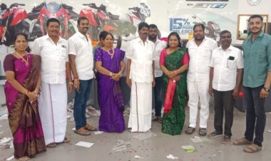 தூய்மை பணியாளர்கள் மற்றும் அலுவலக ஊழியர்களுடன் இணைந்து அசத்திய மேடவாக்கம் ப.ரவி பிறந்தநாள்.!