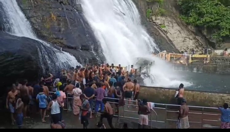 குற்றாலம் உள்ளிட்ட அனைத்து அருவிகளிலும் 7 நாள்களுக்கு பிறகு இன்று குளிக்க அனுமதி.!