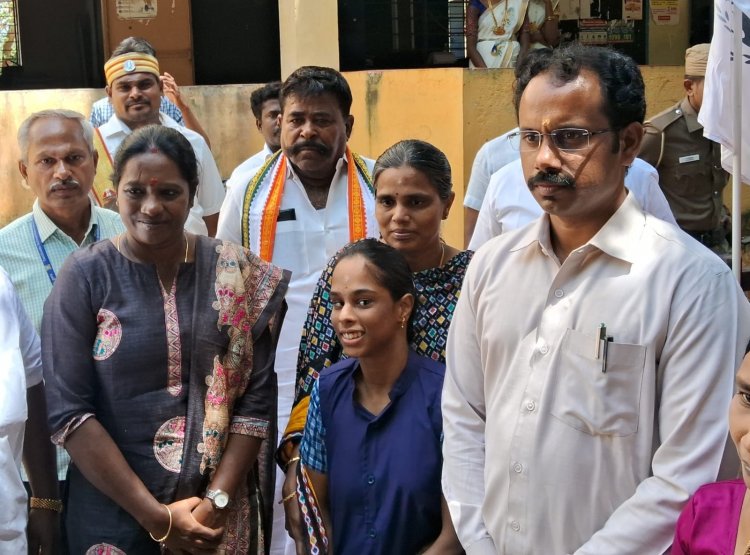 மாற்றுத் திறனாளி மாணவியின் கோரிக்கையை உடனடியாக ஏற்று அரசு அதிகாரிகளுக்கு உத்தரவிட்ட தென்காசி மாவட்ட ஆட்சியர். .!