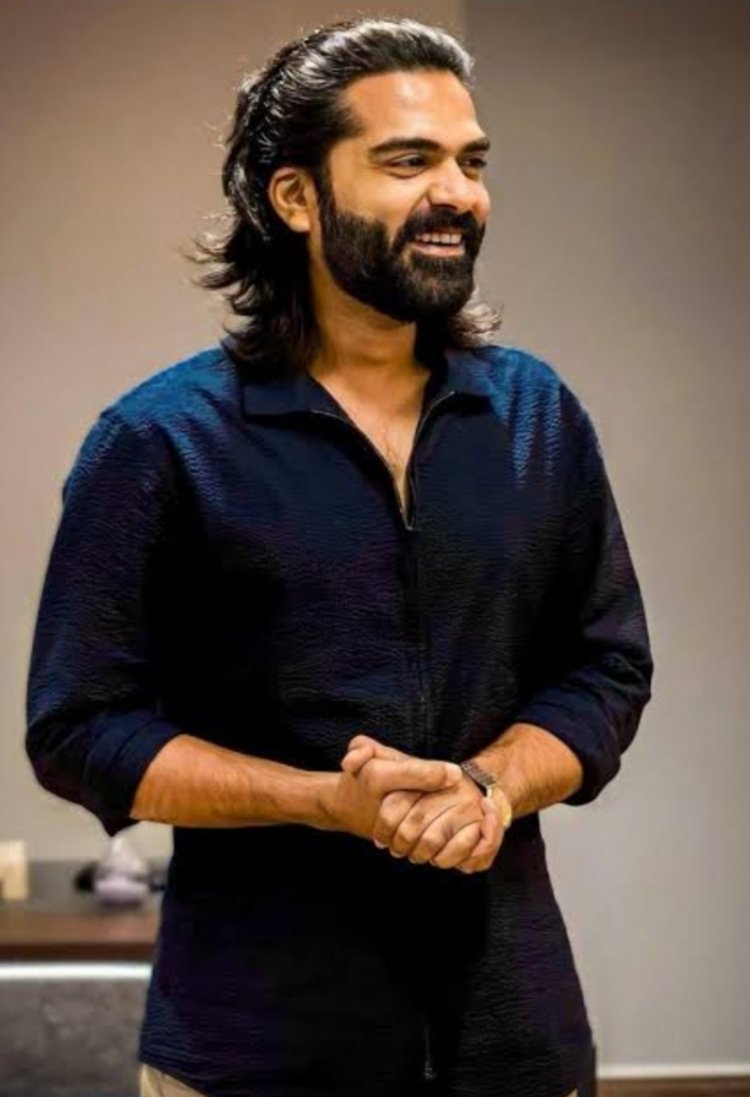 சம்பளமாக கிடைத்த ரூ 2000 கோடியை எஸ்டிஆர் 50 படத்திற்கு செலவு செய்யும் சிம்பு. !