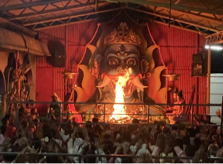 ஸ்ரீ பிரத்தியங்கிரா தேவி கோவிலில் பௌர்ணமி மிளகாய் வத்தல் யாகம் : மும்பை நடிகை பங்கேற்பு.!