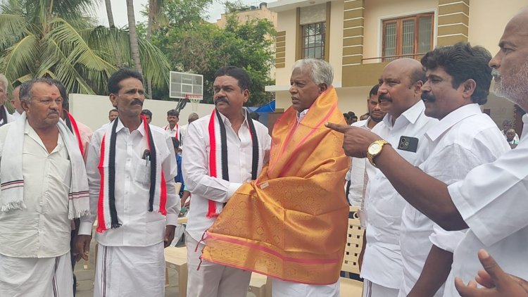 மாற்றுக் கட்சியில் இருந்து விலகி அதிமுக துணை பொதுச்செயலாளர் கே பி முனுசாமி எம் எல் ஏ முன்னிலையில் அதிமுகவில் இணைந்தனர்.!