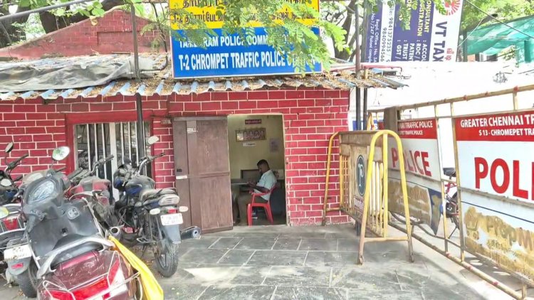 குரோம்பேட்டை போக்குவரத்து போலீசார் இளைஞரை மிரட்டி 2000 ரூபாய் லஞ்சம் நடவடிக்கை எடுக்கக் கோரிக்கை.!
