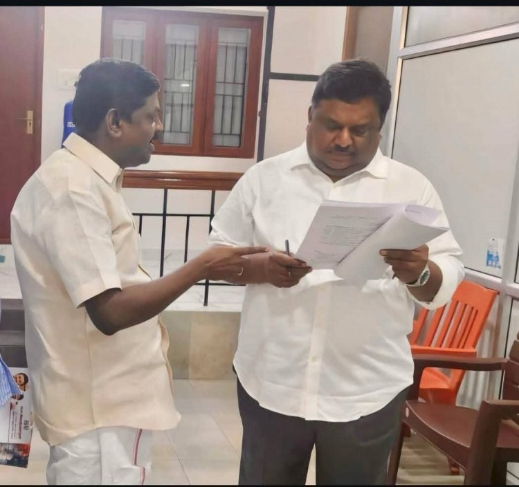 சென்னையில் மின்சாரம் மற்றும் போக்குவரத்து துறை அமைச்சரிடம் திமுக முன்னாள் மாவட்ட செயலாளர் சிவ பத்மநாதன் கோரிக்கை மனு .!