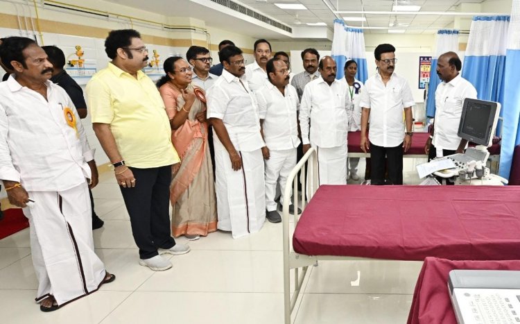 வண்டலூர் பூங்காவில் இன்று நடந்த நிகழ்வில் அமைச்சர் பெயரை பூங்கா நிர்வாகம் ராஜா கண்ணப்பன் என பிழையோடு அச்சிட்டு பேனர் வைத்ததால் பெரும் பரபரப்பு .!