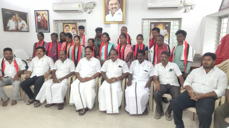 பா.ஜ.க.வில் இருந்து விலகி திமுக வில் இணைந்த தொண்டர்கள். !