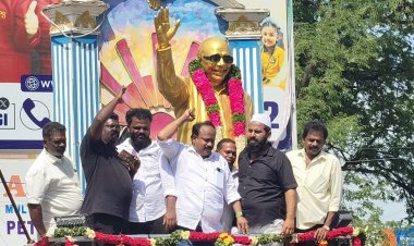 கிருஷ்ணகிரியில் கலைஞரின் நினைவு நாளினை முன்னிட்டு திமுக சார்பில் அமைதி பேரணி .!