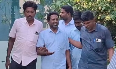 பட்டா மாறுதலுக்கு லஞ்சப் பணத்தை வாங்க வந்த வி ஓ வை மடக்கிப் பிடித்த லஞ்ச ஒழிப்பு துறை போலீசார். !