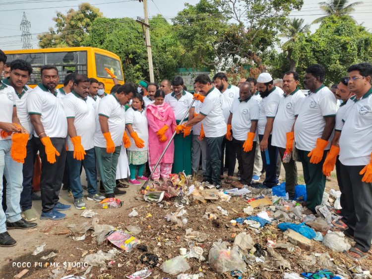 கிளீன் கிருஷ்ணகிரி அமைப்பை கிருஷ்ணகிரி கிழக்கு மாவட்ட கழக செயலாளர் பர்கூர் சட்டமன்ற உறுப்பினர் தே.மதியழகன் துவக்கி வைத்தார்.!