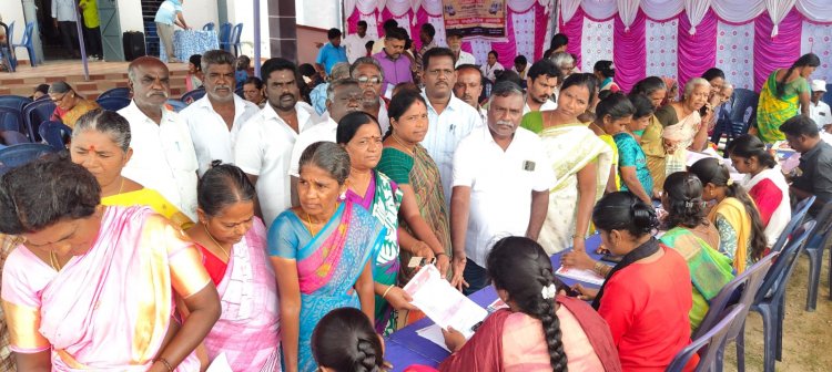 உங்களுடன் ஸ்டாலின் திட்ட முகாமினை வட்டார வளர்ச்சி அலுவலர் சிவபிராகசம் துவக்கி வைத்து முகாமினை பார்வையிட்டார்.!