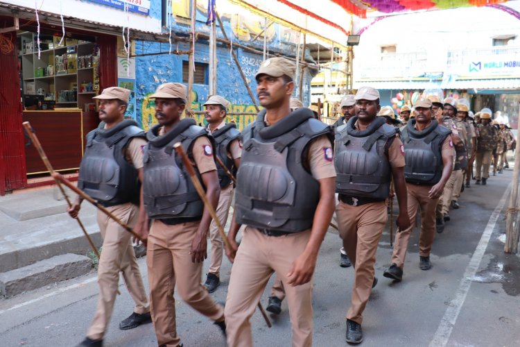 தென்காசி, செங்கோட்டையில் காவல்துறையினர் கொடி அணி வகுப்பு .!