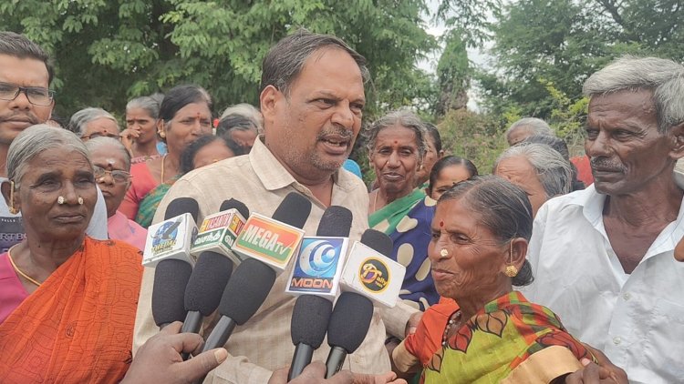 தொழிலாளிகளுக்கு ஆண்டுக்கு 100 நாள் வேலை கொடுப்பது இல்லை என்றும், கூலியும் நாள் ஒன்றுக்கு ரூ.100 ரூபாய் மட்டுமே ஊதியம் வழங்கப்படுவதாக குற்றச்சாட்டு .!