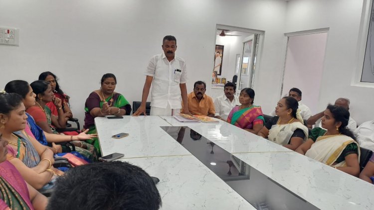 திமுக அலுவலகத்தில் மாவட்ட மகளிர் அணி மற்றும் மகளிர் தொண்டரணி ஆலோசனைக் கூட்டம் .!