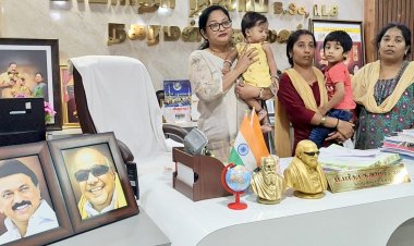 இரண்டு குழந்தைகளுக்கு காது மற்றும் உள்நாக்கு அன்னப்பிளவால் அவதிப்படும் இரு குழந்தைகளுக்கு நகர்மன்ற தலைவர் பரிதா நவாப் நிதி உதவி அளித்து குழந்தைகளின் அறுவை சிகிச்சையை மேற்கொள்ள நடவடிக்கை .!